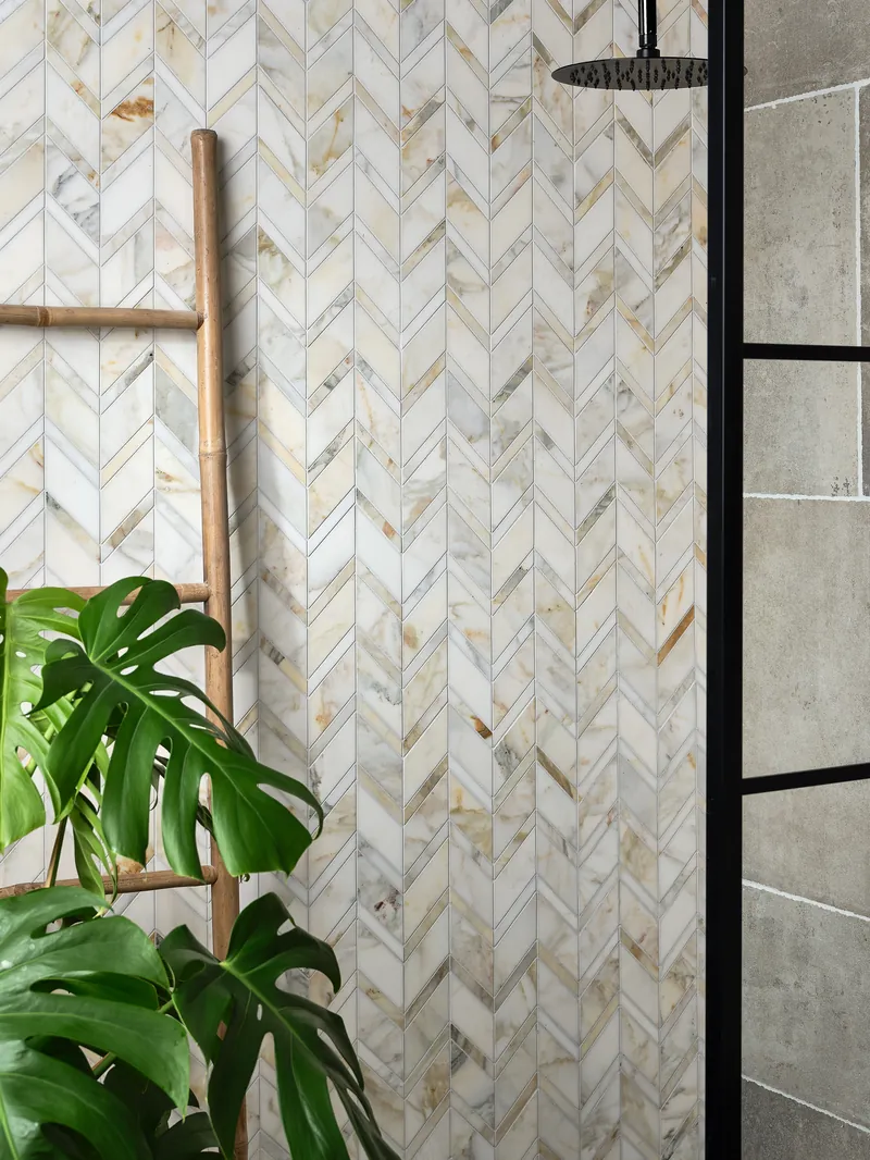 Herringbone vs Chevron Tiles: What’s the Difference? (UK Guide 2026)
