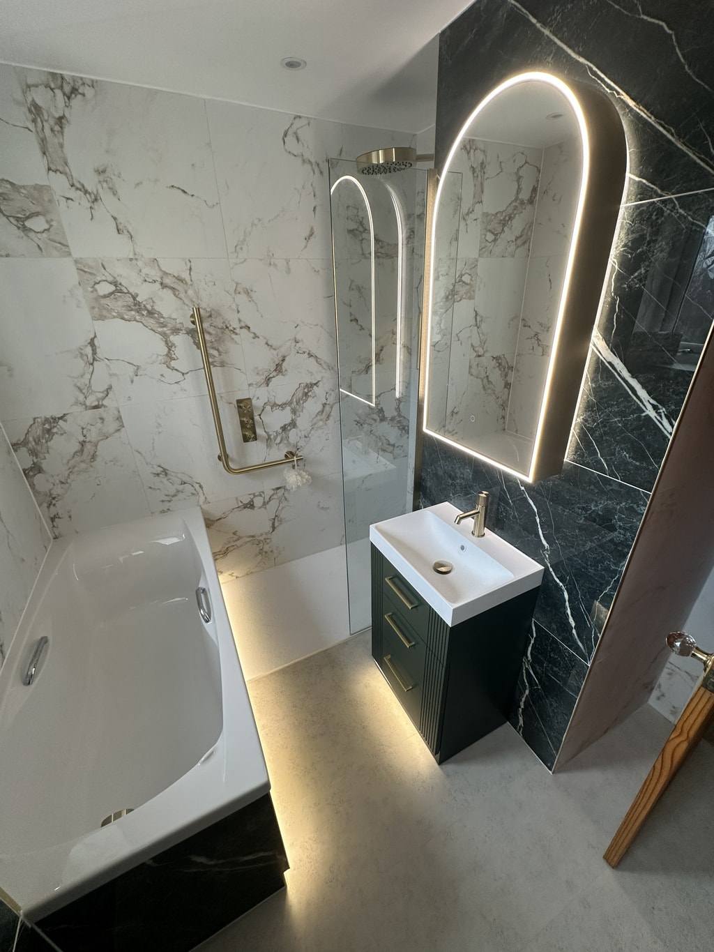 Braintree CM7 Double Fixture Family Bathroom - Luxury Bathroom in Braintree, Essex CM7 by Bowmans