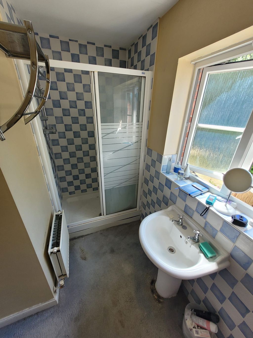 Pre-renovation ensuite condition in Braintree CM7