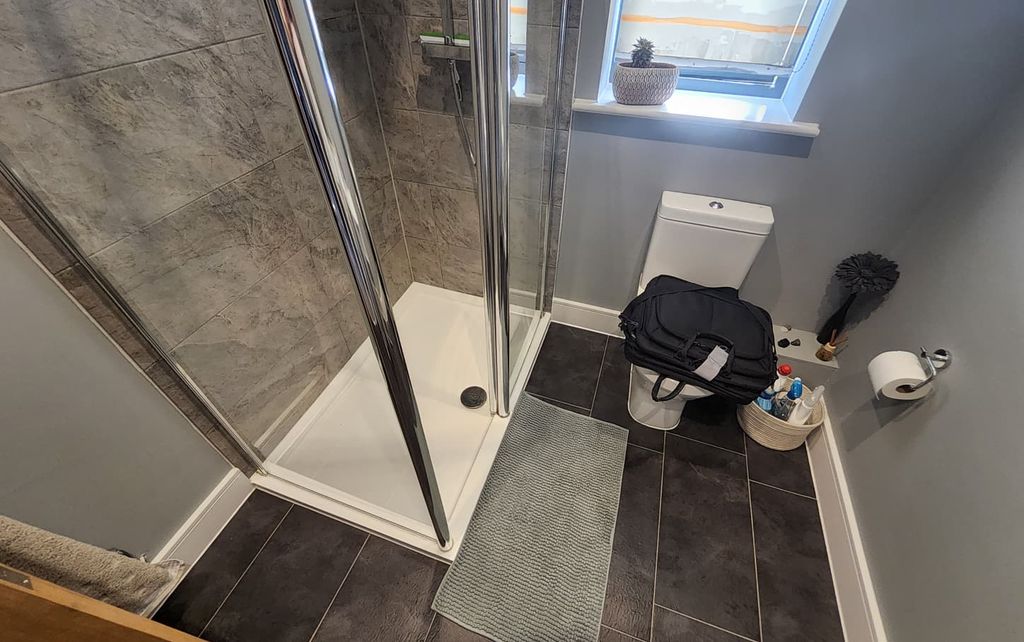 Pre-renovation ensuite condition in Bures CO8