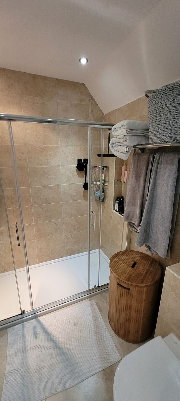 Old bathroom fixtures Tiptree CO5 before renovation